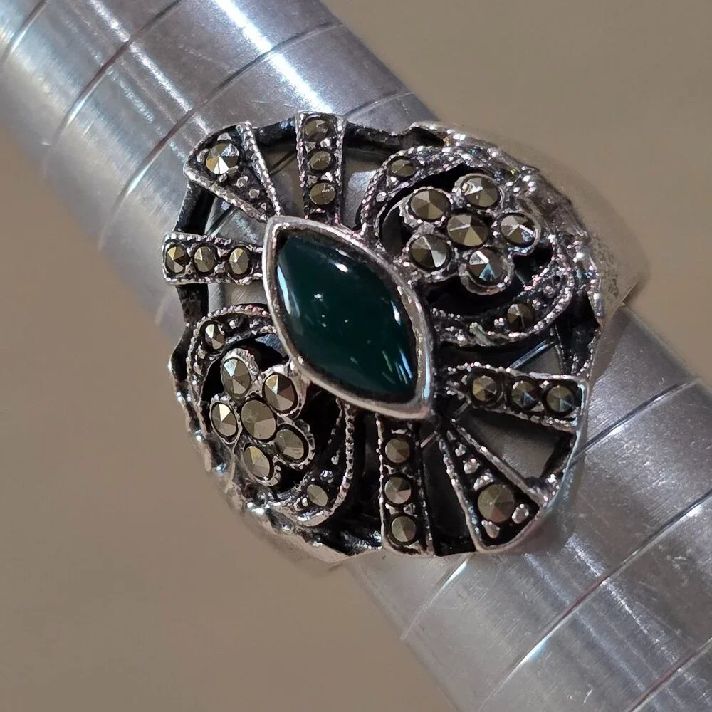 Vintage Victorian Marquise Green Chrysoprase Marcasite Sterling Silver Ring 8.75